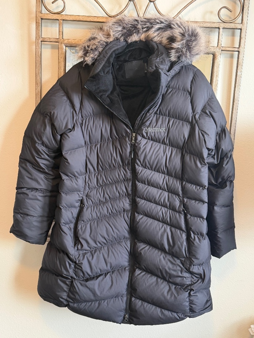 EUC Marmot Montreal Women's Black Puffer Coat